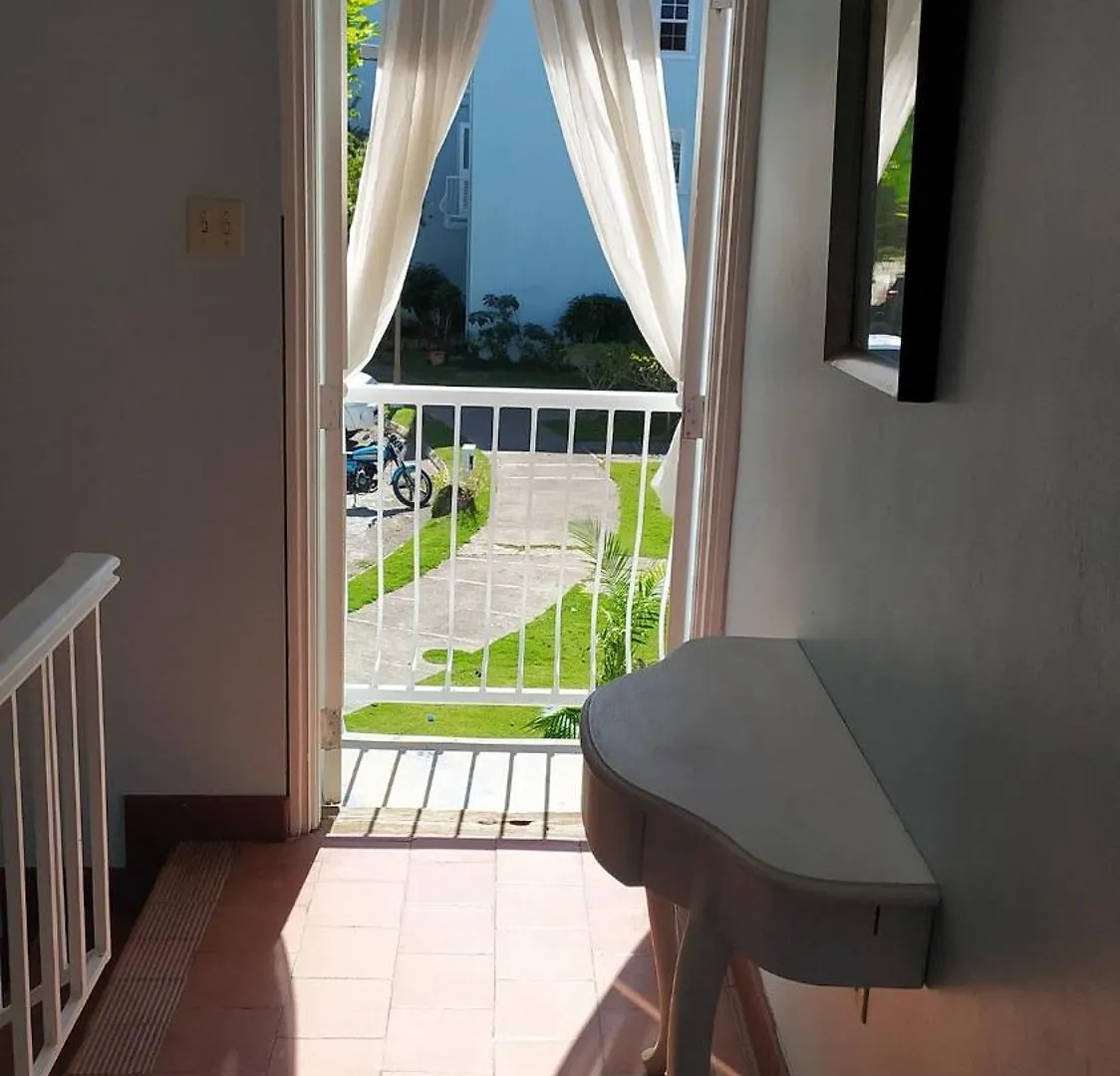 Апартаменты Coastal Haven -Oceanfront Escape Ориндж-Бей